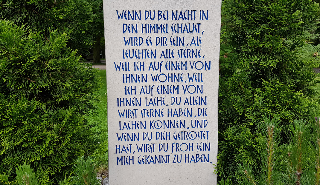 rauerspruch auf einem Grabstein - Zitat auf Grabmal