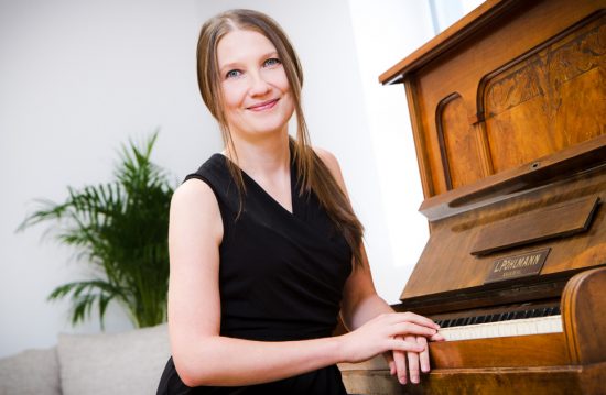 Jana Hoffmann – Leben & Stille – Abschiedsreden mit Herz und Gesang Jana Hoffmann – Leben & Stille – Abschiedsreden mit Herz und Gesang