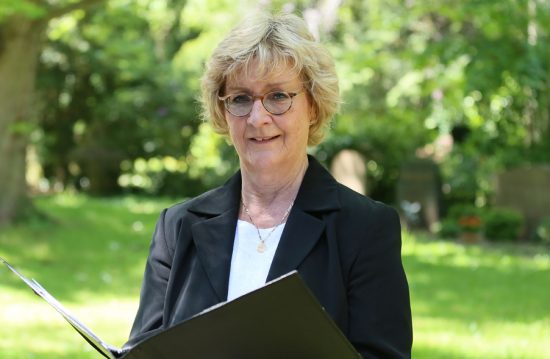 Trauerrednerin – Doris Diedrich Trauerrednerin – Doris Diedrich