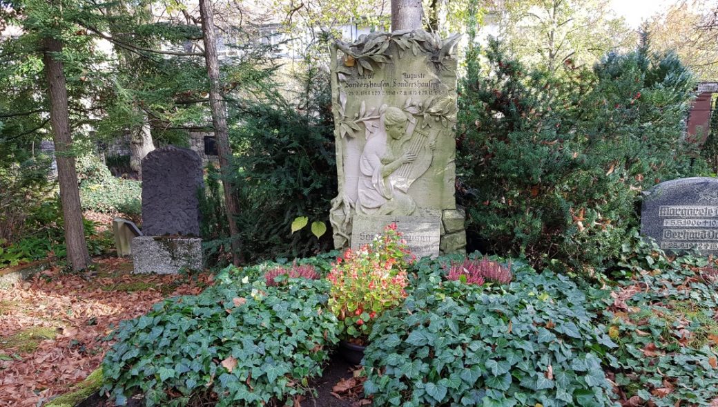 Der Friedhof Dellbrück in Köln