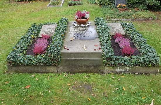 Jüdischer Friedhof Neuer Steinweg in Hamburg-Neustadt Jüdischer Friedhof Neuer Steinweg in Hamburg-Neustadt