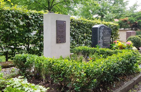 Der Ev. Dorfkirchhof in Berlin-Blankenburg Der Ev. Dorfkirchhof in Berlin-Blankenburg