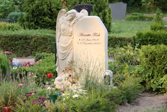 Ld. Friedhof in Berlin-Hohenschönhausen Ld. Friedhof in Berlin-Hohenschönhausen