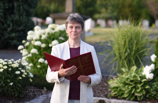 Trauerrednerin Ilona Schneider Hammelburg Trauerrednerin Ilona Schneider Hammelburg