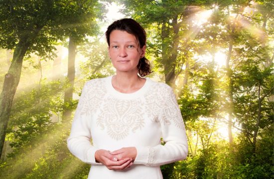 Weiße Trauerrednerin Ivonne Schmiedel-Szymanski Weiße Trauerrednerin Ivonne Schmiedel-Szymanski