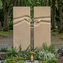 MICHELANGELO GRABSTEIN MIT BRONZE HERZ